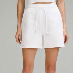 Lululemon Scuba High-Rise Short 5"